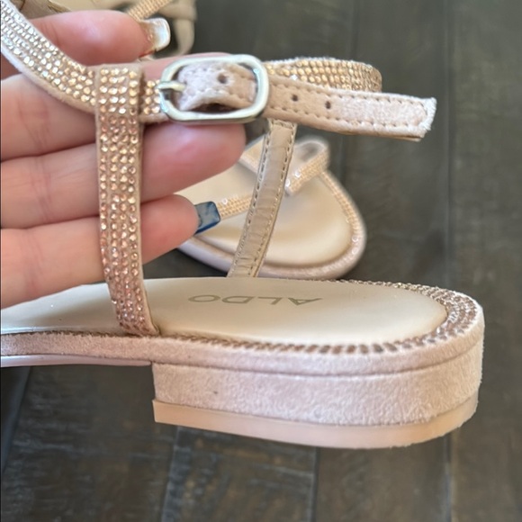 Aldo Rose Gold & Cream Sandals T-Bar Style - Picture 4 of 8